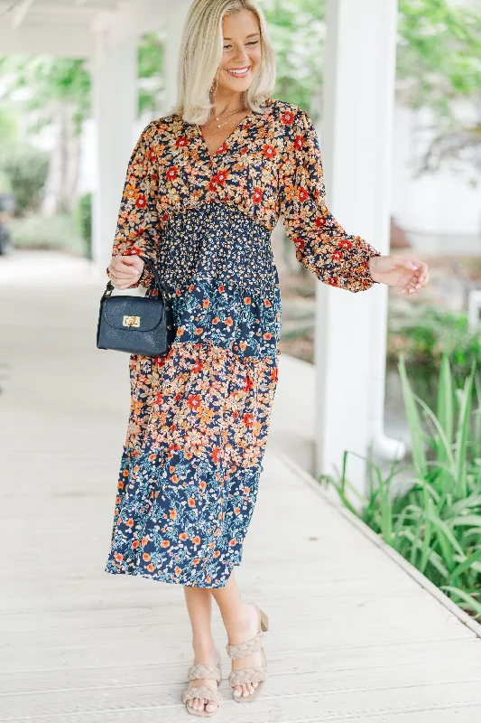 Midi dresses with keyhole backs for a flirty and unexpected detail Go For It Navy Blue Ditsy Floral Midi Dress Midi dresses with keyhole backs for a flirty and unexpected detail Go For It Navy Blue Ditsy Floral Midi Dress