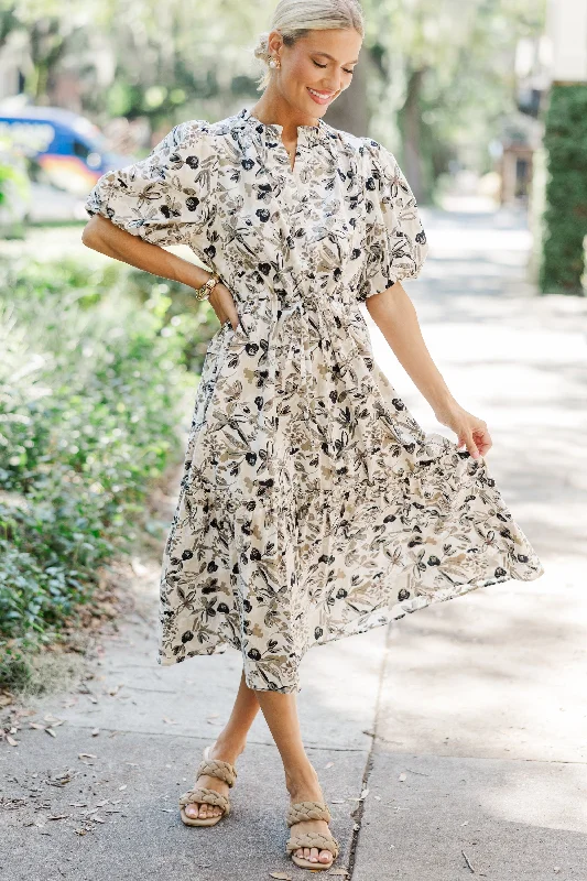 Midi dresses with embroidered accents for a unique and detailed design It's A Match Cream Floral Floral Midi Dress Midi dresses with embroidered accents for a unique and detailed design It's A Match Cream Floral Floral Midi Dress