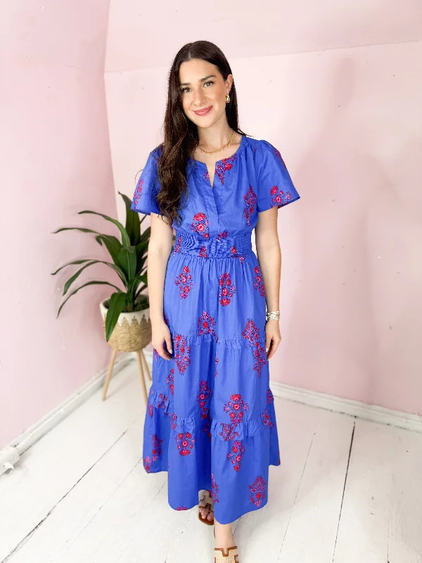 Midi dresses with ruched bodices for a feminine and fitted feel Shayna Floral Tiered Midi Dress-Blue Midi dresses with ruched bodices for a feminine and fitted feel Shayna Floral Tiered Midi Dress-Blue
