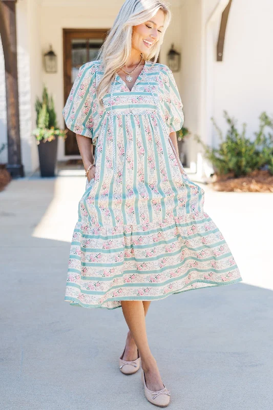 Midi dresses with pom - pom trims for a playful and festive look Somebody To Love Jade Green Floral Midi Dress Midi dresses with pom - pom trims for a playful and festive look Somebody To Love Jade Green Floral Midi Dress