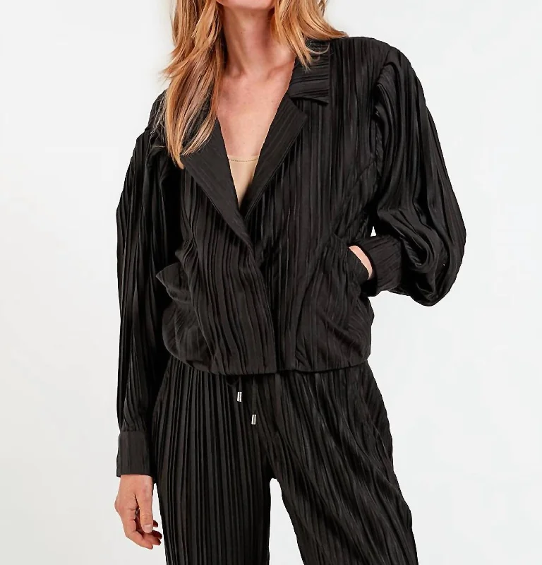 Women's Notched Lapel Blazers in Beige for a Timeless OutfitSammie Jacket In Black