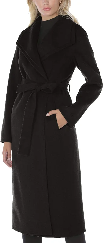 Long women's mac coats in a lightweight fabric for spring showersTahari Women's Black Double Layered Collar Wool Long Coat Long women's mac coats in a lightweight fabric for spring showersTahari Women's Black Double Layered Collar Wool Long Coat