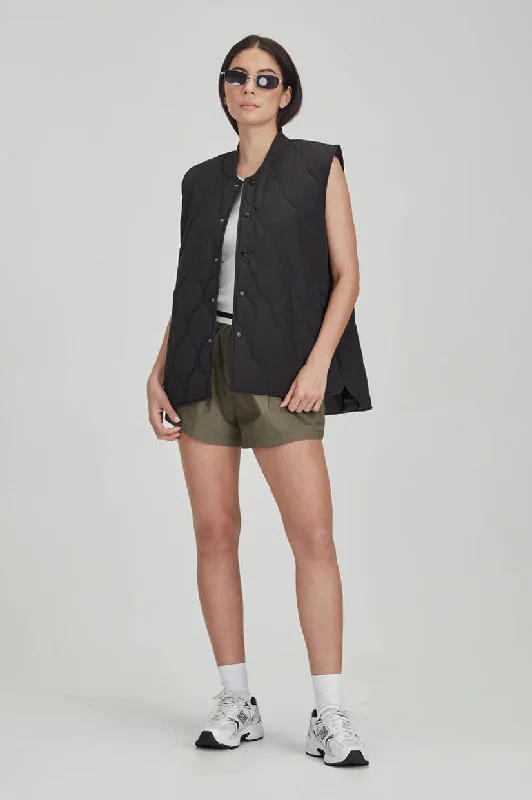Plus Size Women's Faux Fur - Trimmed Blazers in Black for a Luxurious LookCommoners Quilted Vest - Black Plus Size Women's Faux Fur - Trimmed Blazers in Black for a Luxurious LookCommoners Quilted Vest - Black