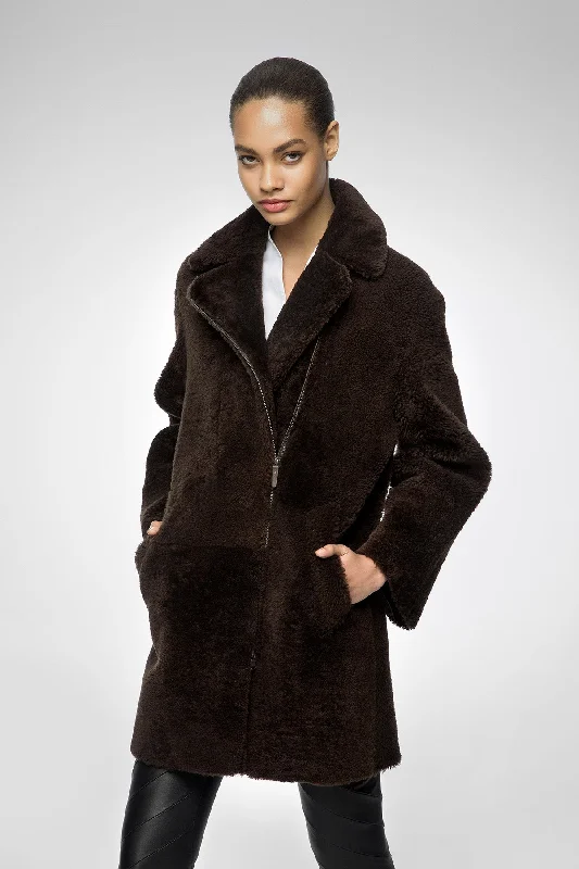 Women's long - sleeve wool coats in a houndstooth pattern for a classic charmMatilda - Brown Shearling Coat Women's long - sleeve wool coats in a houndstooth pattern for a classic charmMatilda - Brown Shearling Coat