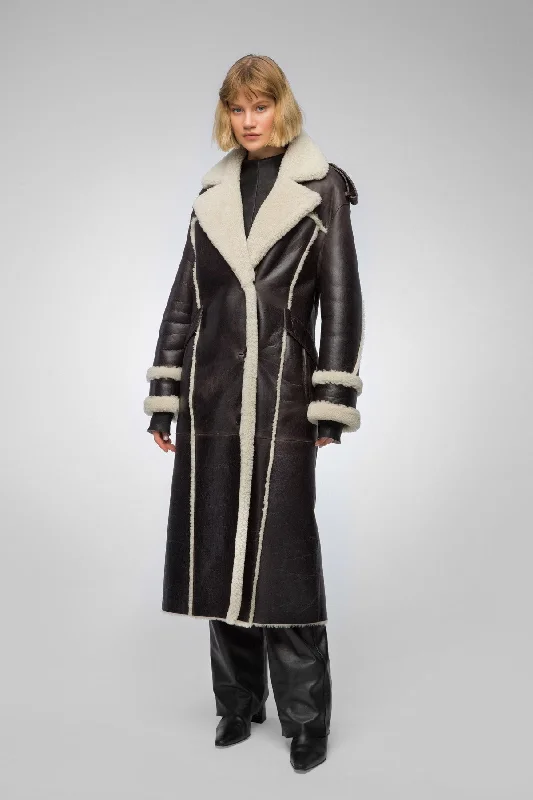 Oversized women's wool coats in a monochromatic look for a trendy outfitMorgane - Black & Ecru Shearling Coat Oversized women's wool coats in a monochromatic look for a trendy outfitMorgane - Black & Ecru Shearling Coat