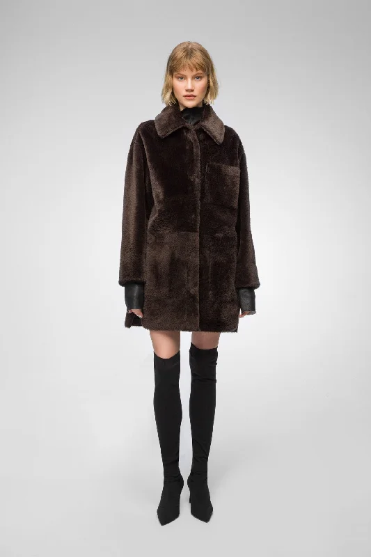 Quilted down women's coats with removable hoods for outdoor activitiesOriana - Brown Bitter Shearling Coat Quilted down women's coats with removable hoods for outdoor activitiesOriana - Brown Bitter Shearling Coat