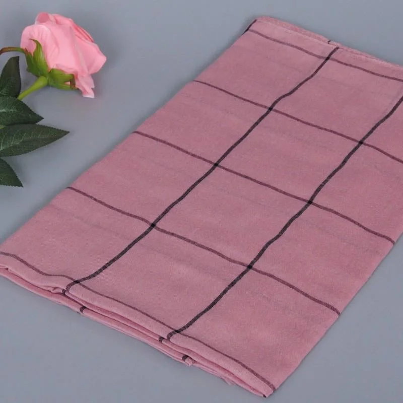 ribbed women cardigan with a classic textureRose pink Grid Cotton Scarf