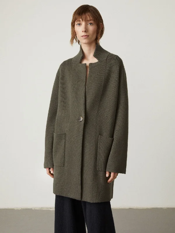 Water - resistant women's trench coats with adjustable cuffs for rainy daysThe Anni Coat Water - resistant women's trench coats with adjustable cuffs for rainy daysThe Anni Coat