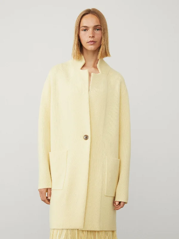 Water - resistant women's trench coats with adjustable cuffs for rainy daysThe Anni Coat Water - resistant women's trench coats with adjustable cuffs for rainy daysThe Anni Coat