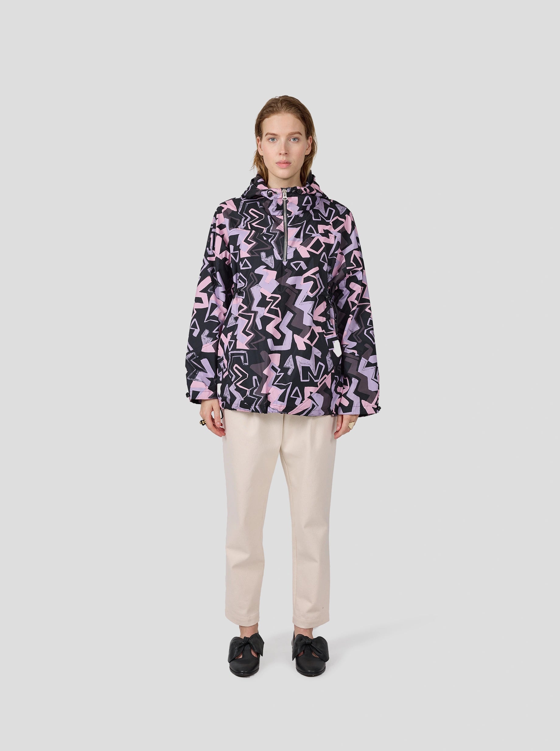 Women's long - sleeve wool coats in a houndstooth pattern for a classic charmTony windjacket in Electrique print Women's long - sleeve wool coats in a houndstooth pattern for a classic charmTony windjacket in Electrique print