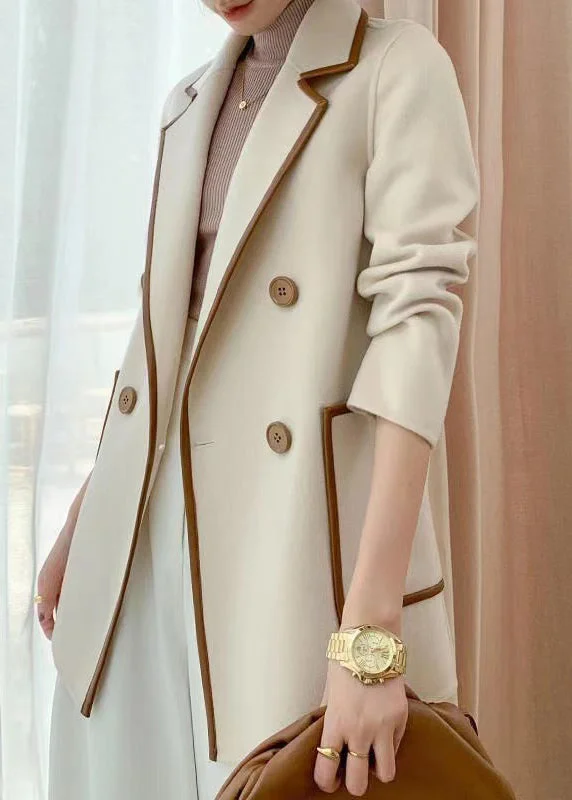 Checkered women's wool coats in a classic pattern for a timeless styleWomen Beige Peter Pan Collar Double Breast Woolen Coat Fall Checkered women's wool coats in a classic pattern for a timeless styleWomen Beige Peter Pan Collar Double Breast Woolen Coat Fall