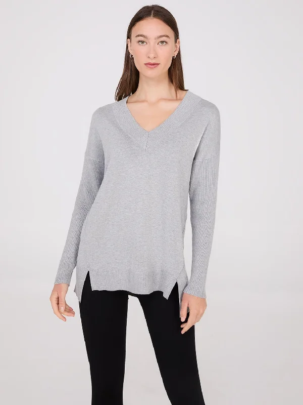 Cropped Women's Angora Blend Sweaters for a Trendy LookRibbed V-Neck Tunic Top