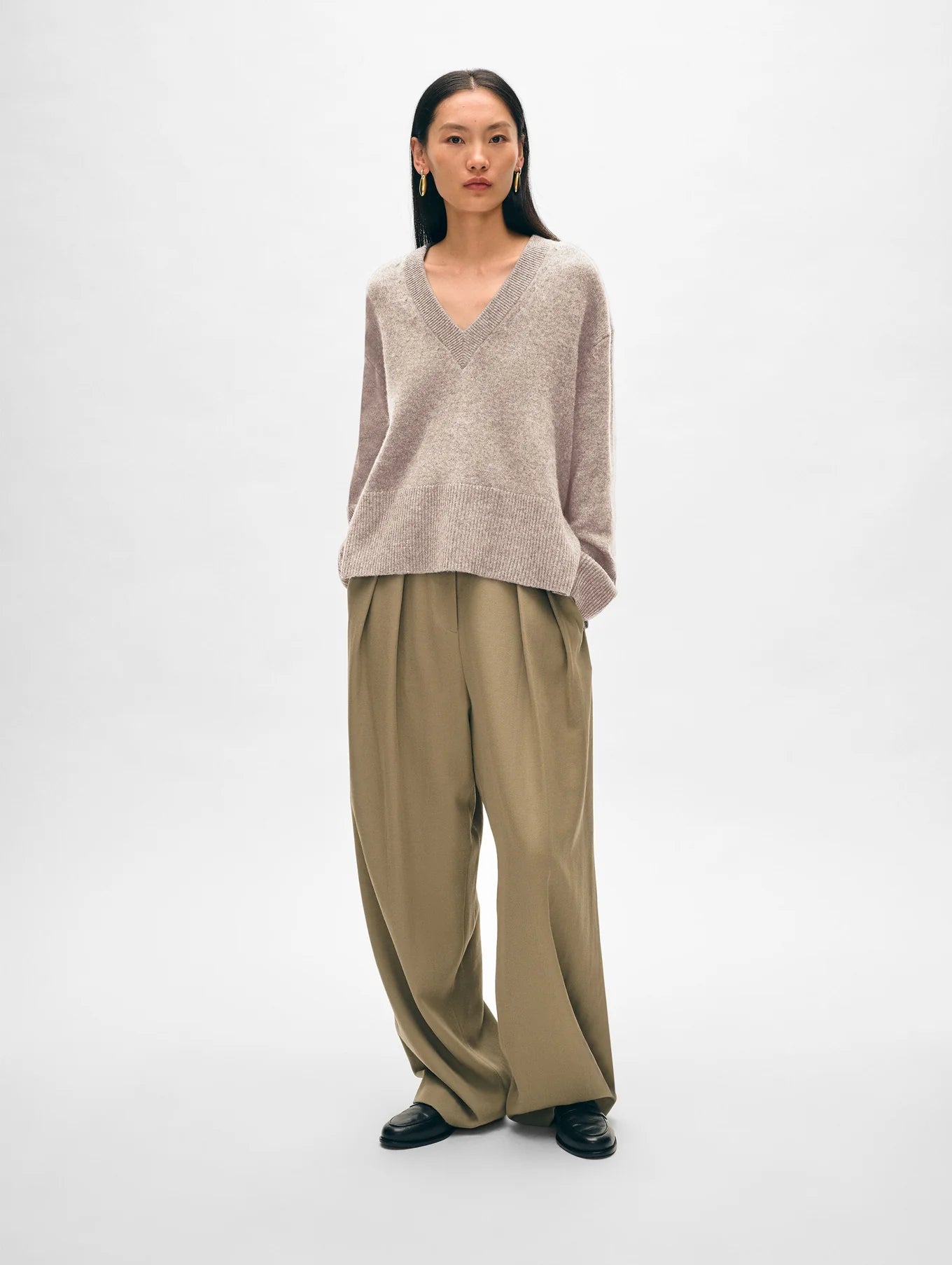 Button - Down Women's Shetland Wool Sweaters in Traditional PatternsCashmere Side Slit V-Neck Sand Wisp Heather Button - Down Women's Shetland Wool Sweaters in Traditional PatternsCashmere Side Slit V-Neck Sand Wisp Heather