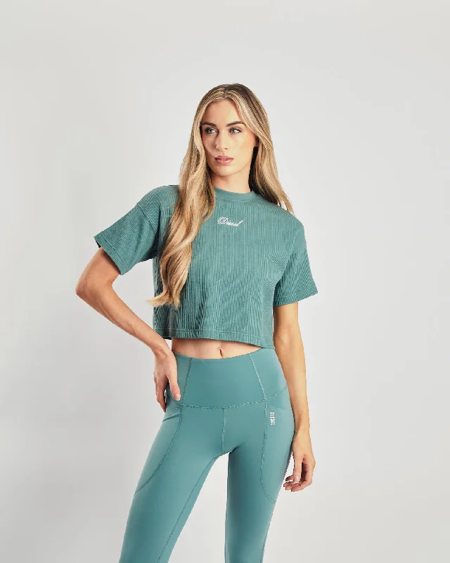 Distressed Women T Shirt with a Laid - Back AestheticClementine Tee Green Trail