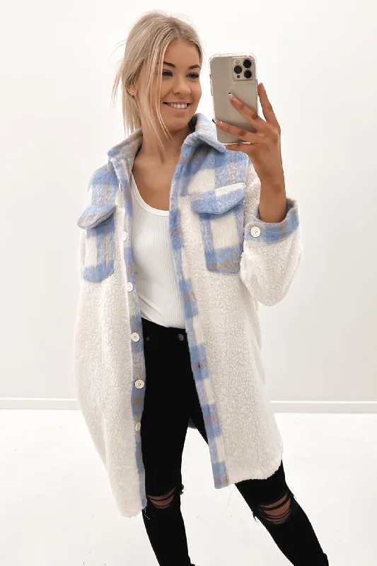 Women's quilted puffer jackets in a cropped silhouette for a modern twistAdele Cosy Shacket Blue Women's quilted puffer jackets in a cropped silhouette for a modern twistAdele Cosy Shacket Blue