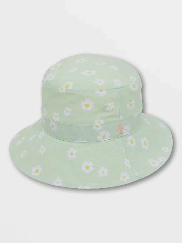 Women's cropped down jackets in bold colors for a sporty and fashionable winter outfitCircle Back Bucket Hat - Sage Women's cropped down jackets in bold colors for a sporty and fashionable winter outfitCircle Back Bucket Hat - Sage