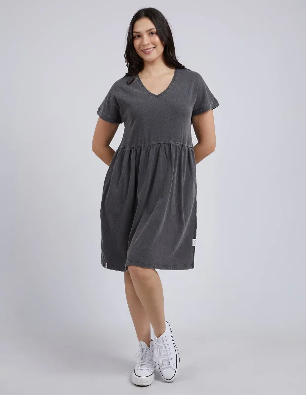 Sheath Women Dress with a Tailored Fit for a Professional LookElm Cloud Camilla Dress Charcoal Sheath Women Dress with a Tailored Fit for a Professional LookElm Cloud Camilla Dress Charcoal