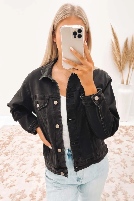 Women's cropped down jackets in bold colors for a sporty and fashionable winter outfitFinley Denim Jacket Washed Black Women's cropped down jackets in bold colors for a sporty and fashionable winter outfitFinley Denim Jacket Washed Black