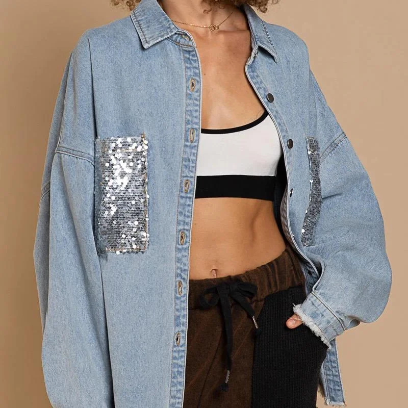 Women's cropped down jackets in bold colors for a sporty and fashionable winter outfitFlora Denim Women's cropped down jackets in bold colors for a sporty and fashionable winter outfitFlora Denim