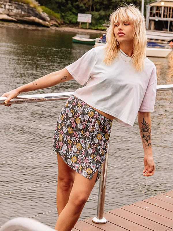 Women's denim jackets with distressed details for a casual and edgy lookHappy Dazee Mini Skirt - Espresso Women's denim jackets with distressed details for a casual and edgy lookHappy Dazee Mini Skirt - Espresso