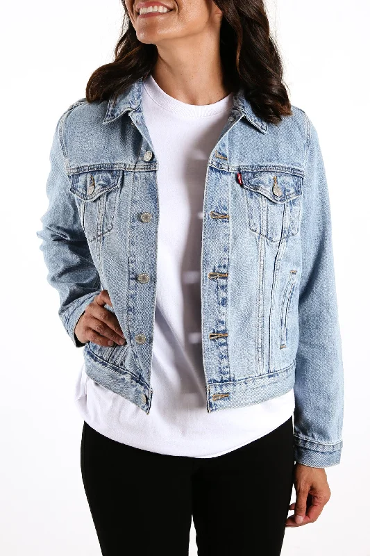 Women's cropped down jackets in bold colors for a sporty and fashionable winter outfitOriginal Trucker Jacket All Mine Women's cropped down jackets in bold colors for a sporty and fashionable winter outfitOriginal Trucker Jacket All Mine