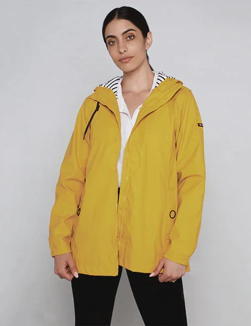 Women's quilted puffer jackets in a cropped silhouette for a modern twistRonda Jacket Women's quilted puffer jackets in a cropped silhouette for a modern twistRonda Jacket