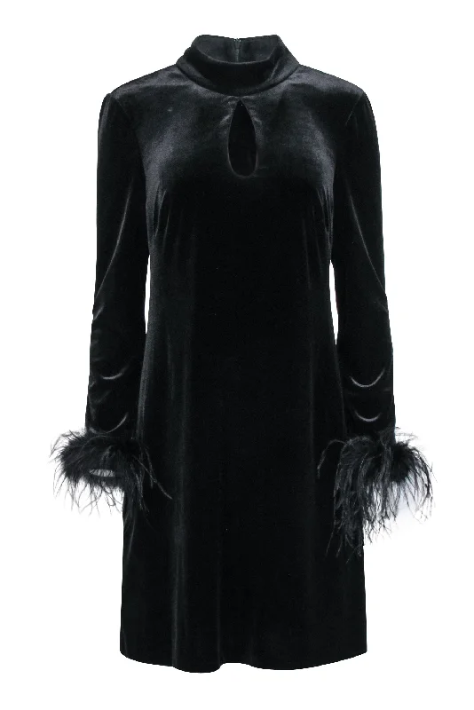 Halter Neck Women Dress to Show Off the Shoulders and Neckline Halter Neck Women Dress to Show Off the Shoulders and Neckline Eliza J - Black Velvet Dress w/ Feather Trim Sz 10 Halter Neck Women Dress to Show Off the Shoulders and Neckline Halter Neck Women Dress to Show Off the Shoulders and Neckline Eliza J - Black Velvet Dress w/ Feather Trim Sz 10
