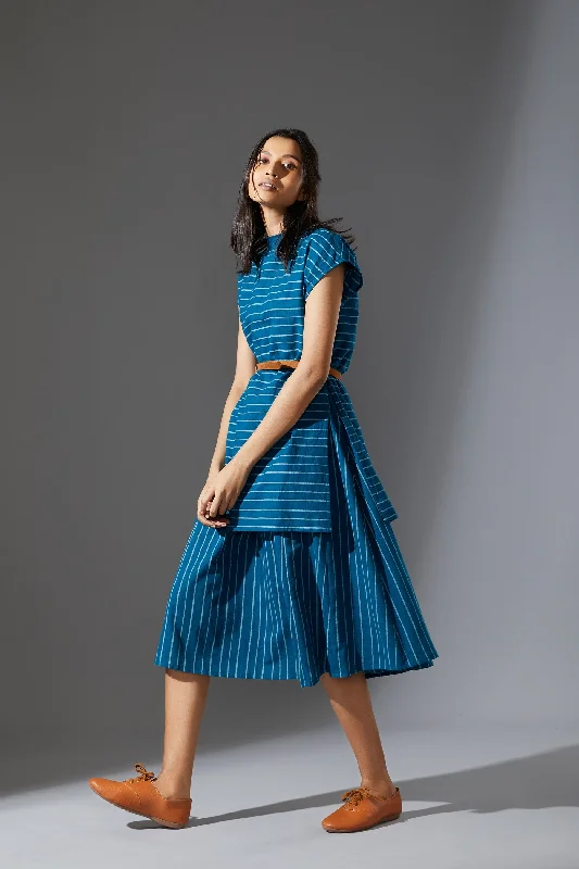 Mini Women Dress with a Short Hem for a Young and Trendy Style Mini Women Dress with a Short Hem for a Young and Trendy Style MATI STARA - AW BLUE Mini Women Dress with a Short Hem for a Young and Trendy Style Mini Women Dress with a Short Hem for a Young and Trendy Style MATI STARA - AW BLUE