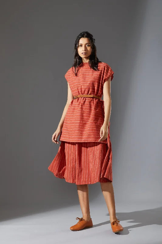 Shift Women Dress with a Simple and Classic Design for Everyday Wear Shift Women Dress with a Simple and Classic Design for Everyday Wear MATI STARA - AW RUST Shift Women Dress with a Simple and Classic Design for Everyday Wear Shift Women Dress with a Simple and Classic Design for Everyday Wear MATI STARA - AW RUST