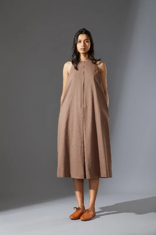 Shift Women Dress with a Simple and Classic Design for Everyday Wear Shift Women Dress with a Simple and Classic Design for Everyday Wear MATI VITA AAKAAR -AW BEIGE Shift Women Dress with a Simple and Classic Design for Everyday Wear Shift Women Dress with a Simple and Classic Design for Everyday Wear MATI VITA AAKAAR -AW BEIGE