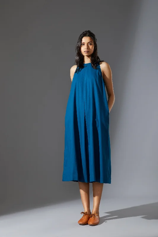 Strapless Women Dress with a Built - in Bra for Comfort and Support Strapless Women Dress with a Built - in Bra for Comfort and Support MATI VITA AAKAAR -AW BLUE Strapless Women Dress with a Built - in Bra for Comfort and Support Strapless Women Dress with a Built - in Bra for Comfort and Support MATI VITA AAKAAR -AW BLUE