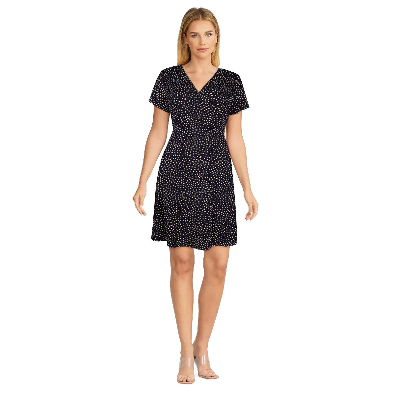 Maxi dresses with a ruched bodice for a more form - fitting and feminine shapeWomen's Short Sleeve Wrap Skater Dress Maxi dresses with a ruched bodice for a more form - fitting and feminine shapeWomen's Short Sleeve Wrap Skater Dress