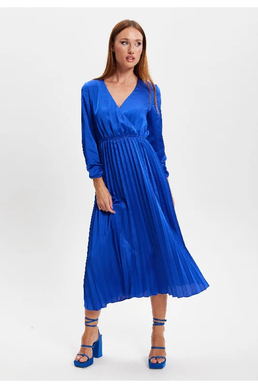 Midi dresses with ruched sleeves for a more fitted and stylish arm lookLiquorish Royal Blue Midi Dress With Pleat Details Midi dresses with ruched sleeves for a more fitted and stylish arm lookLiquorish Royal Blue Midi Dress With Pleat Details