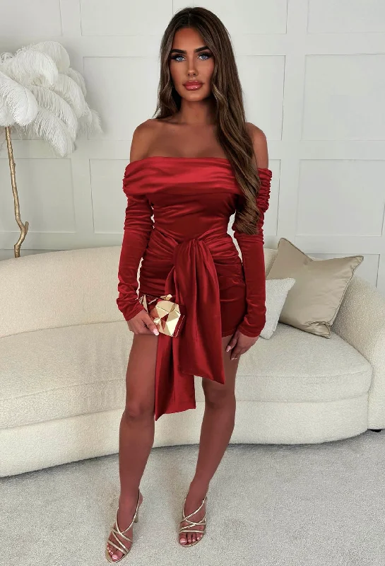 Mini dresses with spaghetti straps for a delicate lookGinny Red Velvet Tie Front Off The Shoulder Mini Dress Mini dresses with spaghetti straps for a delicate lookGinny Red Velvet Tie Front Off The Shoulder Mini Dress