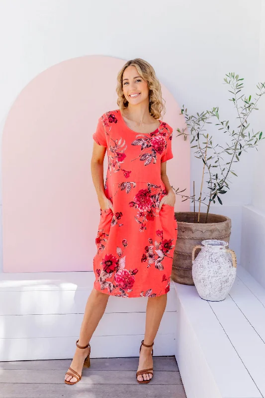 Mini dresses with gathered skirts for a voluminous effectEve Dress in Hibiscus