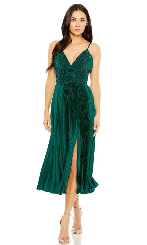 Mini cocktail dresses with a ruffled hem and a solid colorIeena Duggal 49721 - Spaghetti Strap Pleated Dress Mini cocktail dresses with a ruffled hem and a solid colorIeena Duggal 49721 - Spaghetti Strap Pleated Dress