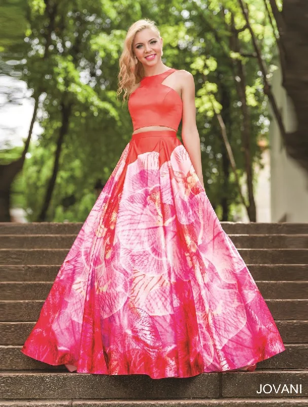Solid - colored bodycon dress for a classic appearance​Jovani 234034 Floral Print