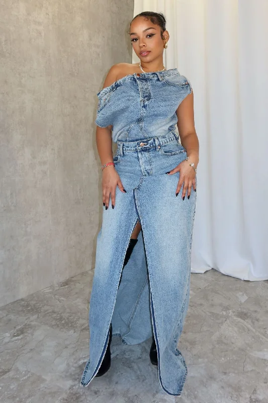 Cocktail dresses with a fringe detail and a sleeveless designSawyer Un Balanced Denim Maxi Dress Cocktail dresses with a fringe detail and a sleeveless designSawyer Un Balanced Denim Maxi Dress