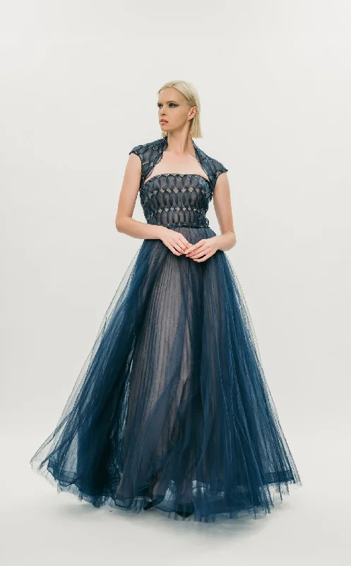 Formal dresses with empire waists and organza overlays for a feminine lookPark 108 M577 Dress Formal dresses with empire waists and organza overlays for a feminine lookPark 108 M577 Dress