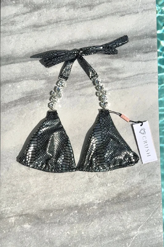 Kimono - style cover ups for an Asian - inspired beach lookSAMPLE SALE 76 TOP