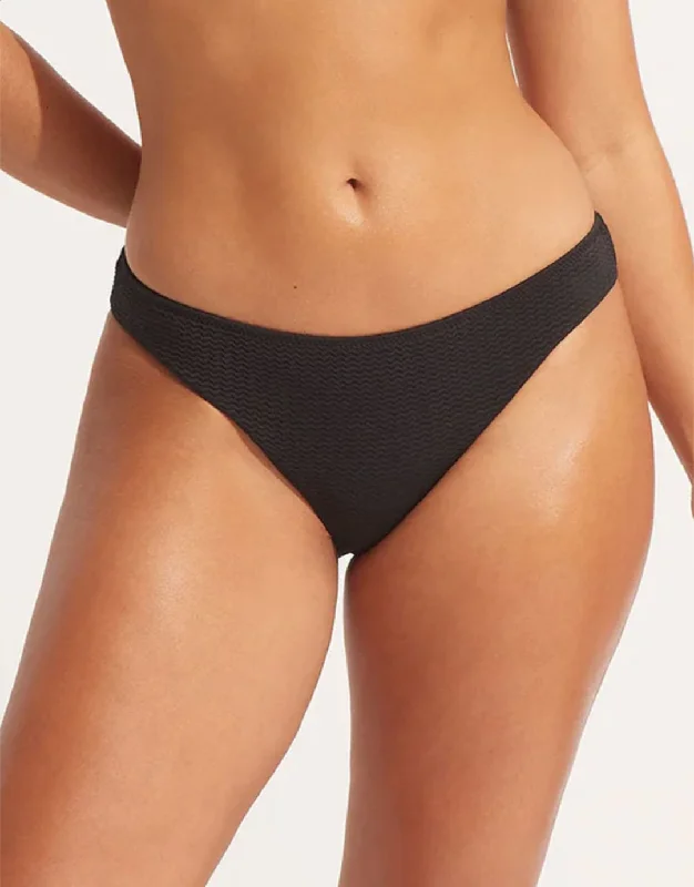 Metallic - finish bikini for a glamorous and eye - catching poolside lookSea Dive Hipster Bikini Pant - Black Metallic - finish bikini for a glamorous and eye - catching poolside lookSea Dive Hipster Bikini Pant - Black