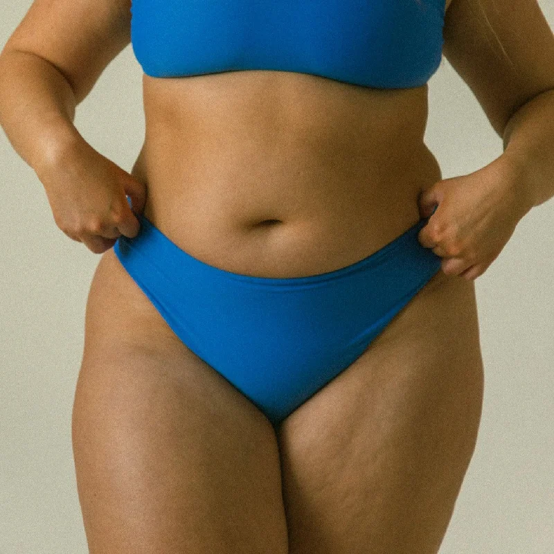 Ruched bikini with fabric gathers for a slimming effectSurfer High-Waisted Bottom