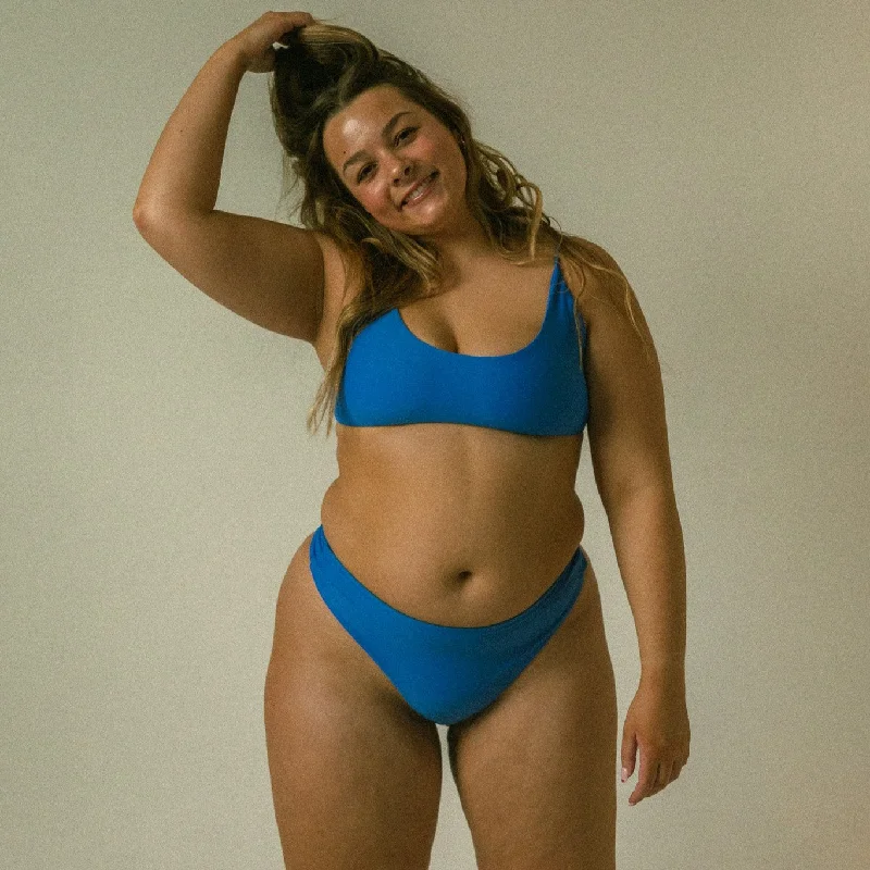 High - waisted bikini for a retro and tummy - flattering lookSurfer Thong Bottom